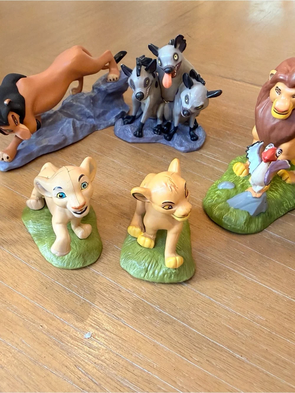 DISNEY THE LION KING DELUXE SET OF 7 DELUXE FIGURINE SET AUTHENTIC DISNEY